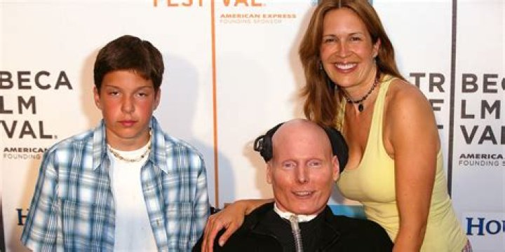 GMA Reporter, Will Reeve, Who Was Caught Pantsless on-Air Shows off His Unique Christmas Tree