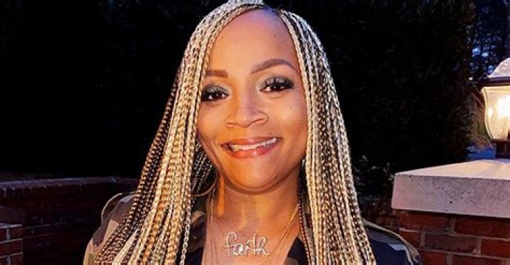 LL Cool J's Wife Simone Wears Brown Sweater & Ripped Jeans while Solemnly Praying in an IG Snap