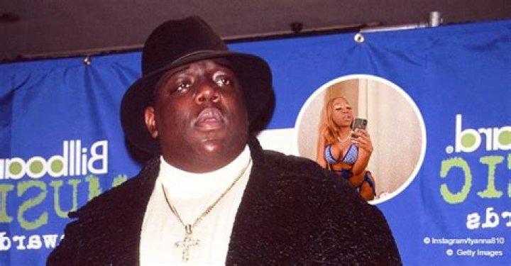 Notorious BIG's Daughter T'Yanna Displays Her Curves in Skimpy Blue Bikini in a Mirror Selfie