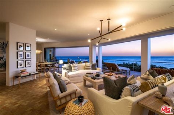 Here's a Peek inside the Stunning Malibu Mansion Owned by Actress Jane Seymour