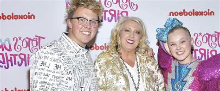 Meet JoJo Siwa's Family, Including Her Mother Who Woke Her up at Night to Watch Her Dance