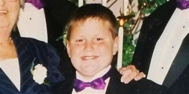 Eve Posts Rare Photo with Her Mom, Dad, and Brother — See the Heartwarming Family Moment