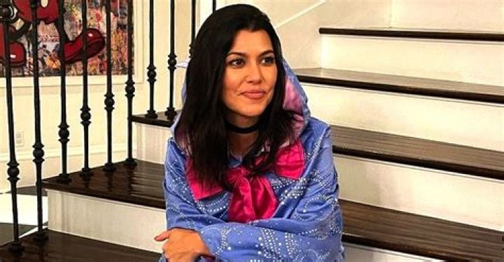  Kourtney Kardashian Turns up the Heat Rocking an Itty-Bitty Red Bikini in This Stunning Snap