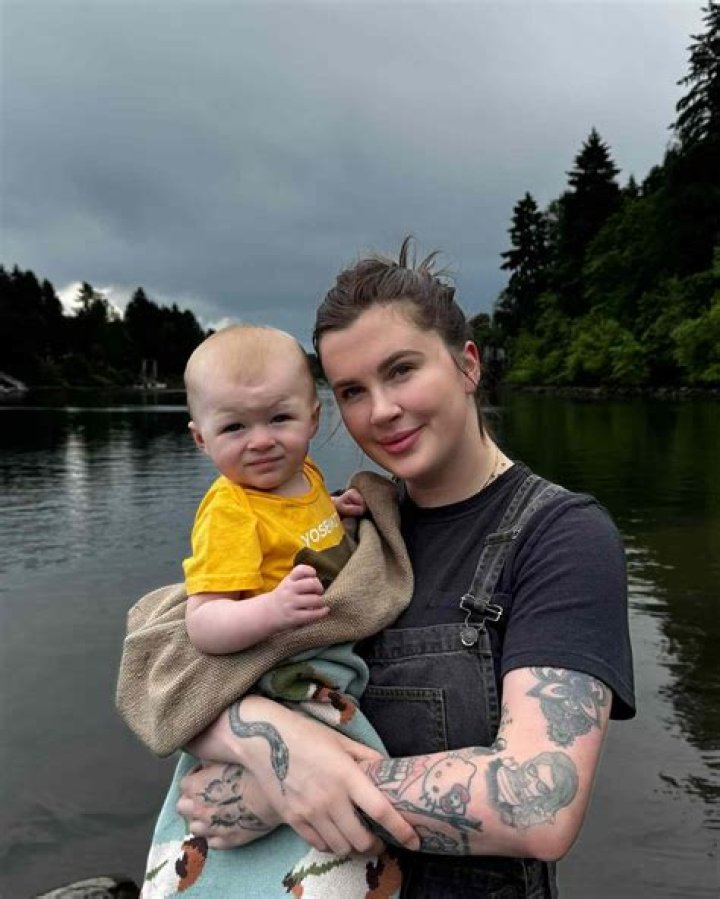 Alec Baldwin's Daughter Ireland Does Hilarious Mock Fitness Ad — See Her Low-Cut Sports Bra and Pink Shorts