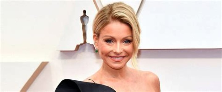Kelly Ripa Shares Side-by-Side Photo with Mom's 1980 Throwback and Fans Say They Look like Twins