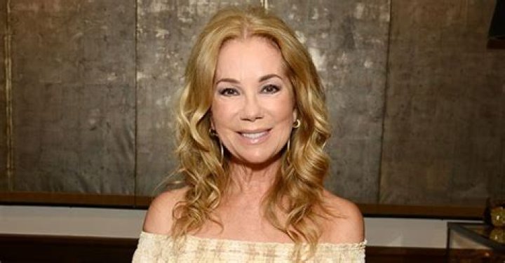 Kathie Lee Gifford Stuns Fans Rocking an Elegant Snake-Print Blouse with Tight Jeans