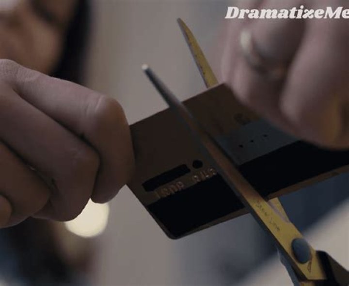 Gold Digger Humiliates Shop Assistant But Karma Hits Her Back – Story of the Day