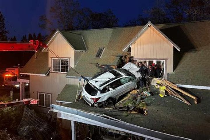 Car Crashes through the Roof of a Missouri Family's House and Landed a Few Feet Away from Bed