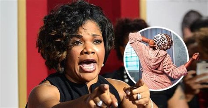 Mo'Nique Does Not Approve of Young Women Wearing Bonnets, PJs, and Slippers in Public Places – Here's Why