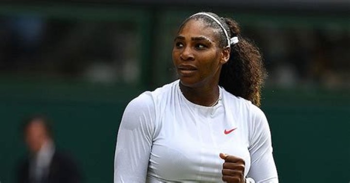 Serena Williams Emphasizes Killer Curves in Daring Tight Dress & High Heels Leaning On Table