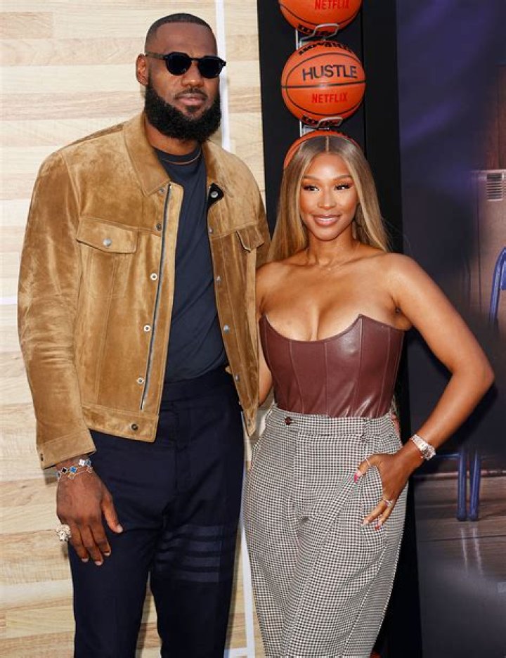 Fans Praise LeBron James’ Wife for Looking Classy as She Poses in Tight Dress with Open Back on Her B-Day