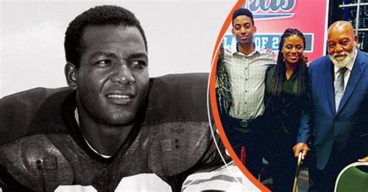 Meet NFL Legend Jim Brown's 38-Year Younger Wife of 24 Years & Their 2 Beautiful Kids