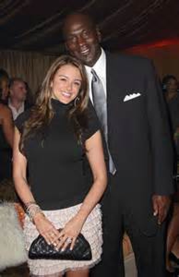 Michael Jordan’s Ex Juanita Sued Him 1 Year after He Proposed to Her - Inside Their Marriage