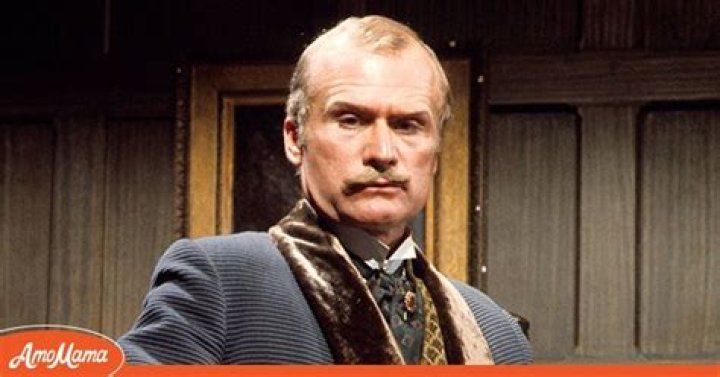 Inside ‘Dark Shadows’ Star Louis Edmonds’ Life as a Closeted Gay Man before Publicly Coming Out