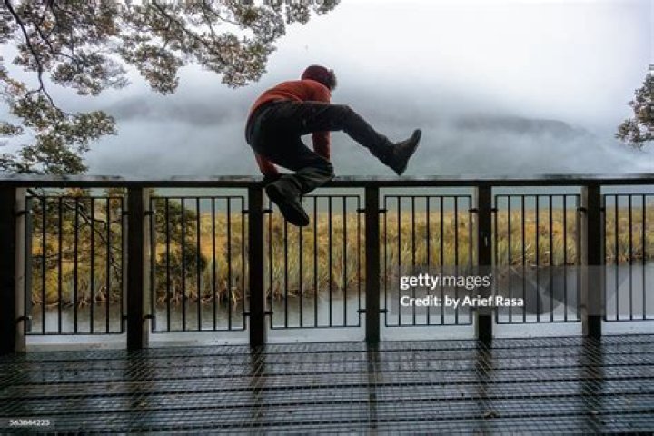 Officer Saves Man from Jumping off a Bridge, Meets Him 10 Years Later at the Same Spot