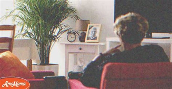 Every Day Old Woman Watches Late Husband’s Photo, Notices His Handwriting behind after 7 Years – Story of the Day