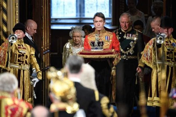 King of Sweden Broke Royal Tradition & Married a 'Commoner' — Future Queen Had to Wear Disguise in Public