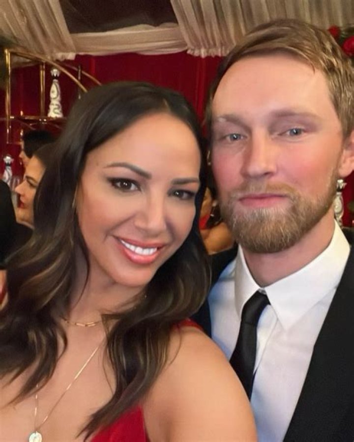 Woman Thinks She Had a Miscarriage, Late Grandfather Tells Her Babies Are Still Alive in a Dream