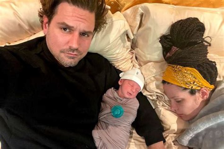Who Is the Father of Halsey’s Baby? Meet the Singer’s Boyfriend Alev Aydin