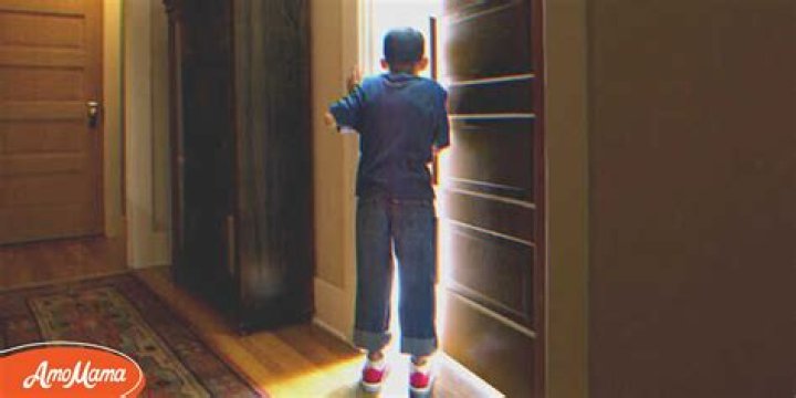 Widow Sees Her Little Son Stealing Her Stuff and Decides To Spy on Him – Story Of The Day