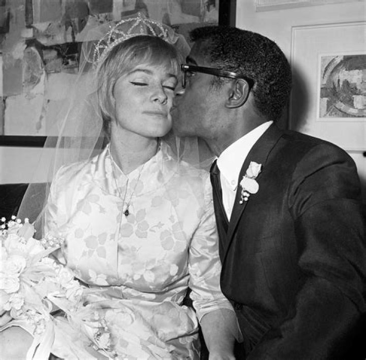 Sammy Davis Jr Risked Losing Career & Life to Have Forbidden Interracial Romance with Kim Novak