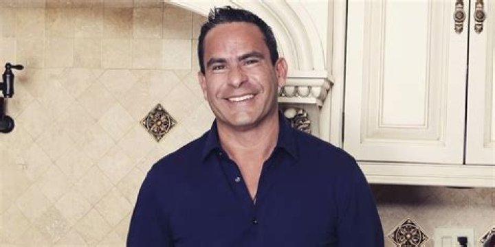 Luis Ruelas’ First Wife Was Often on Bad Terms with Him - Details of Their Marriage