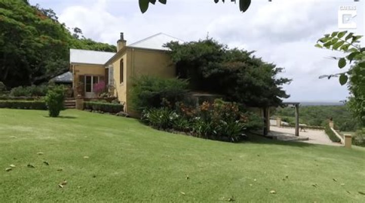 Olivia Newton-John Raised Awaited Child on Rustic Farm — Daughter Hosted Family Dinner for Late 'Mama'