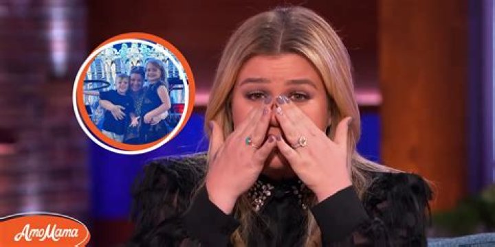 Kelly Clarkson Quit 'The Voice' to Enjoy More Time with Kids Whom She Rarely Shows