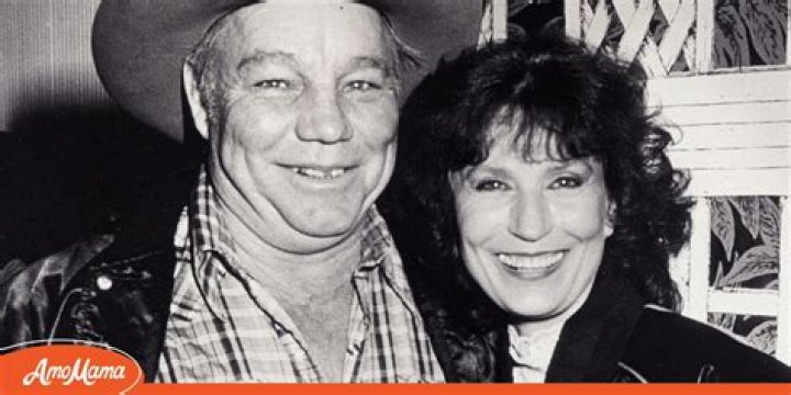 Oliver Lynn & His Famous Wife 'Had 48 Years Together' - Everything We Know About Loretta Lynn's Husband