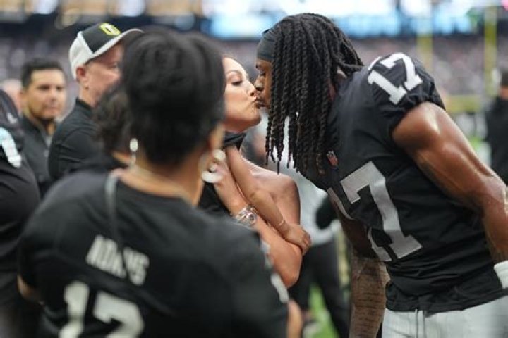 Devanne Villarreal Is Davante Adams' Wife for 5 Years Already - Facts about Her