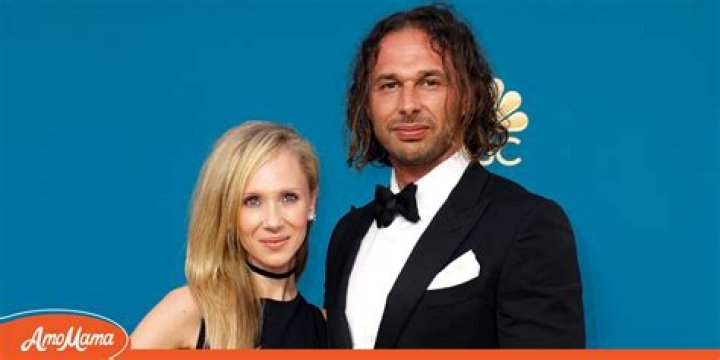 Juno Temple's Dating History: From Unidentified Man She Appeared with at the Emmys to Michael Angarano