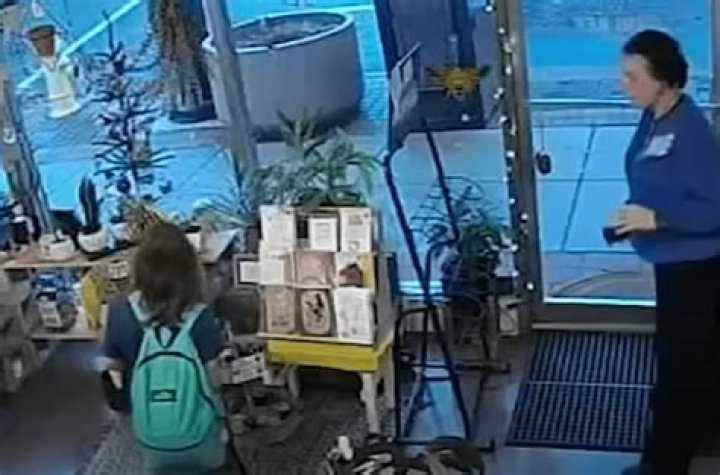 Clever Boy Escapes Stranger Who Followed Him from School by Asking Cashier to Pose as His Mom