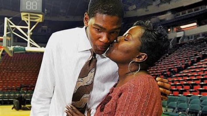 Kevin Durant's Mom Raised Him Alone & Is His Biggest Fan – More about Wanda Durant