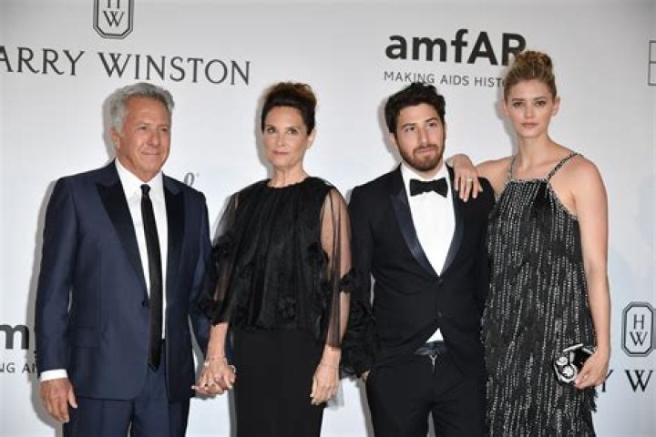 Dustin Hoffman Gave 12,000 Gift to Church in Need — He Knew the Need for Money Too Cleaning Toilets at 20