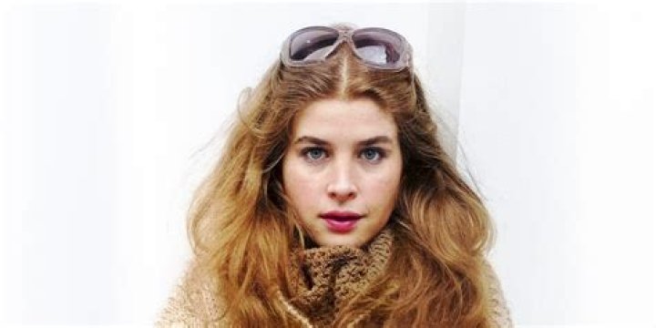 Singing Legend Connie Francis Turned 85 in 2022 — She Still Uses Lipstick, Dresses Smart & Lives in a Cozy House