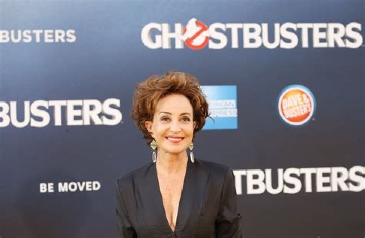 Annie Potts’ Spouse Instantly Loved Her Son & Made Her Feel like Family