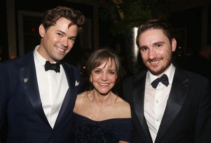 Sally Field Got Honored with Award after Solid Career – Now She Has Fun with Her 4 Grandchildren
