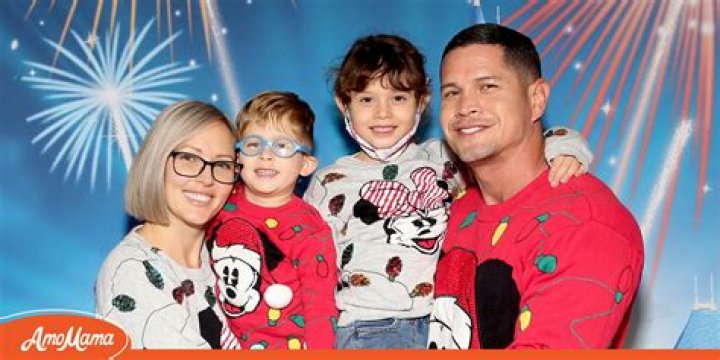 Emily Frlekin Sang in a Girl Band - Facts about J. D. Pardo's Wife