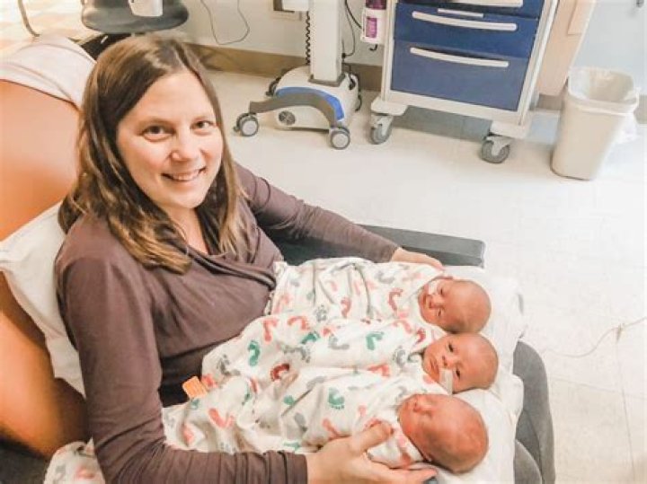 14-Year-Old Mom Of Triplets Is About To Lose Her Babies Until Kind-Hearted Nurse Steps In