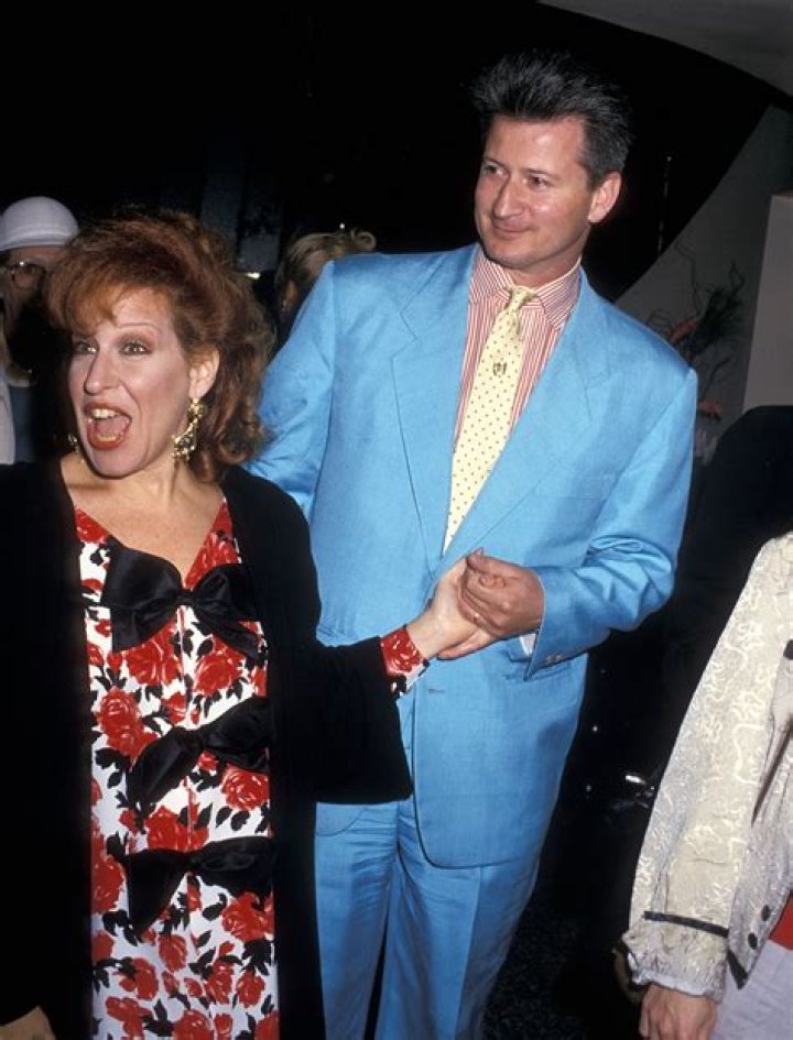 Despite Her Millions, Bette Midler Worked with Her Hands for Daughter’s Wedding Held in Her Home with Only 11 People