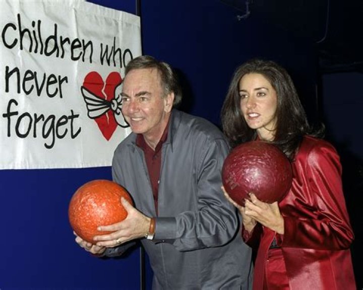 Elyn Diamond Supports Charities – Facts about Neil Diamond's Daughter