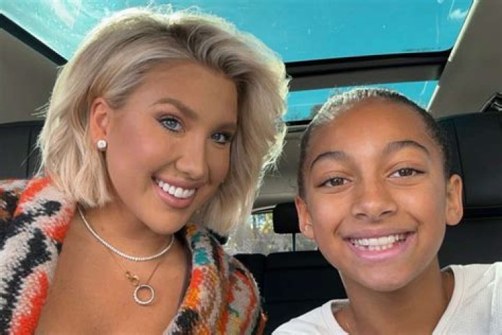 Savannah Chrisley Shares Touching Note Written by Niece Chloe: ‘Love You More'
