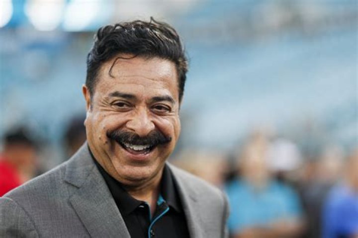 Ann Carlson Khan Is Shad Khan's College Sweetheart & Wife of over 40 Years