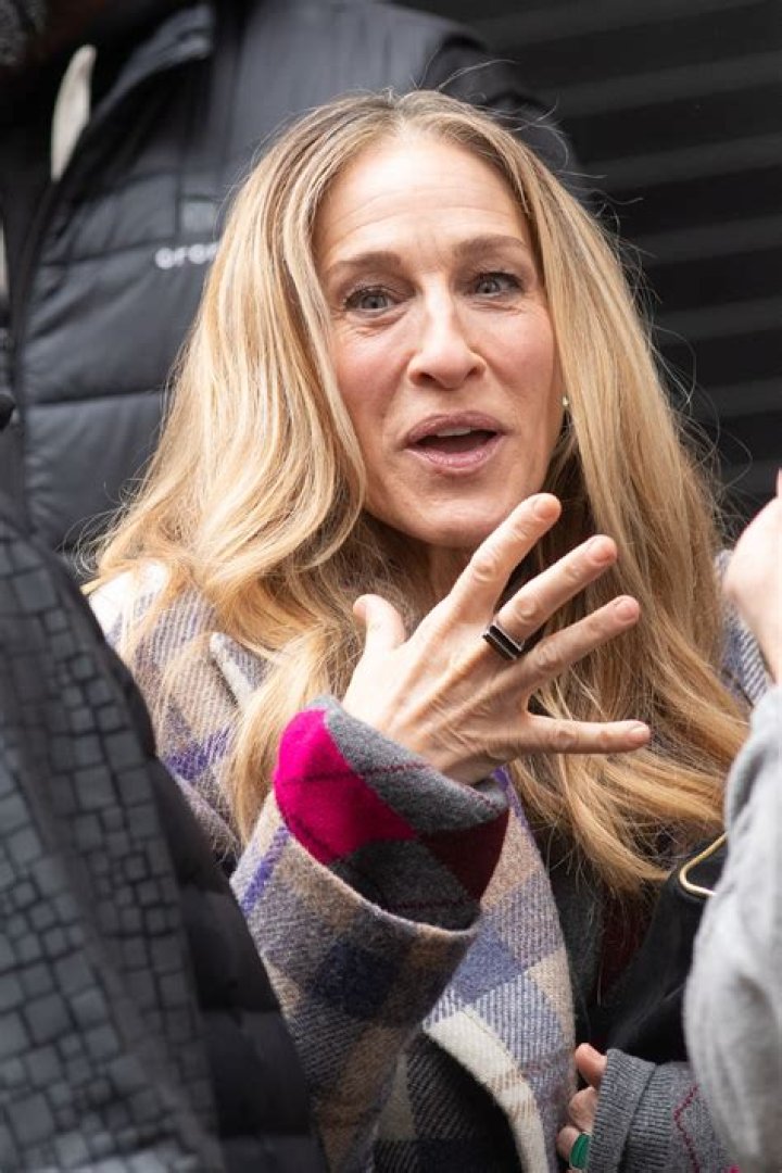 Sarah Jessica Parker Mocked over 'Old Horse' Face — She Chose to Age Gracefully & Husband Deems Her 'Beautiful'