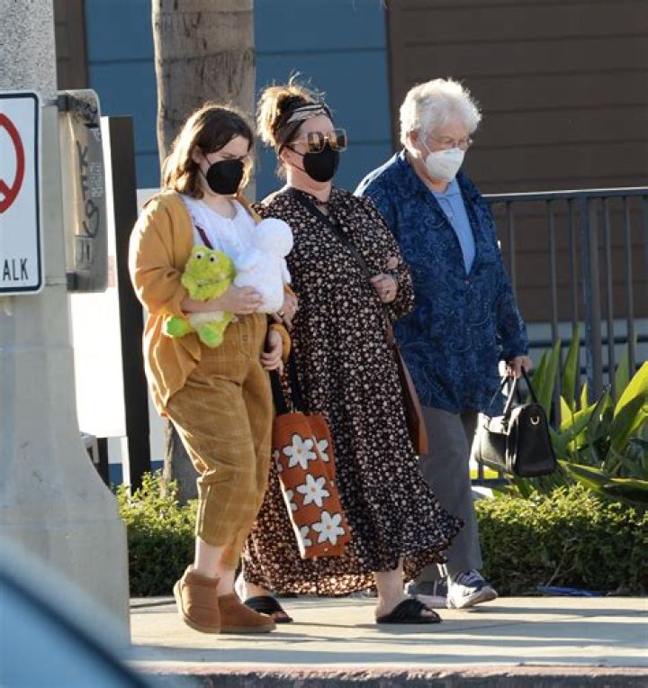 Melissa McCarthy’s Rarely-Seen Daughter Stuns in ‘Killer Dress’ & ‘Looks Like Her Daddy’ in Outing with Parents