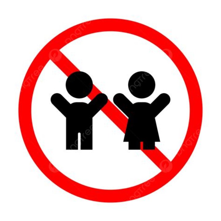 Daisy Head's Parents Were Not Allowed to Look at Her Giving Recitals