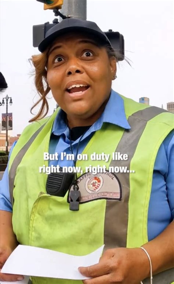 Widowed Single Mom Works as Traffic Officer to Make Ends Meet
