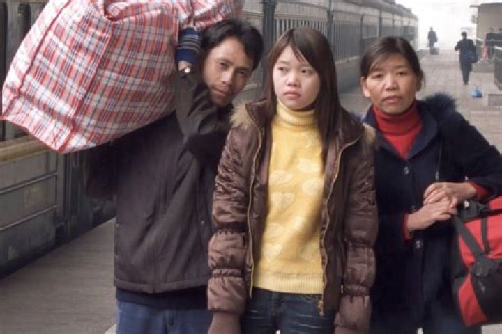 Meng'er Zhang's Parents: The Actress Shows Love to Her Mother and Father on Social Media