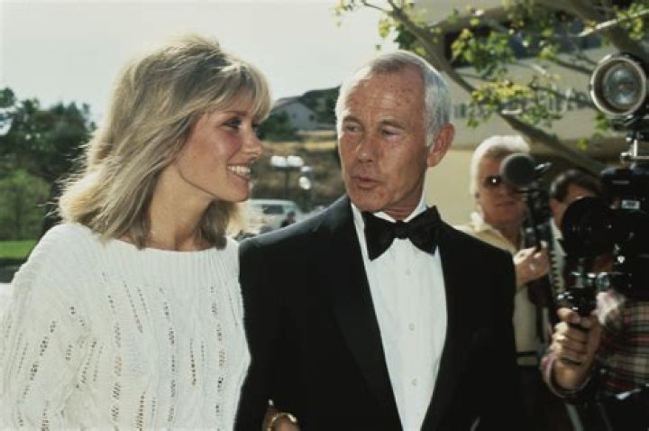 Johnny Carson Secretly Married His Young Wife in $9M Mansion — She Stayed with Him until the End Fighting against His Lung Disease