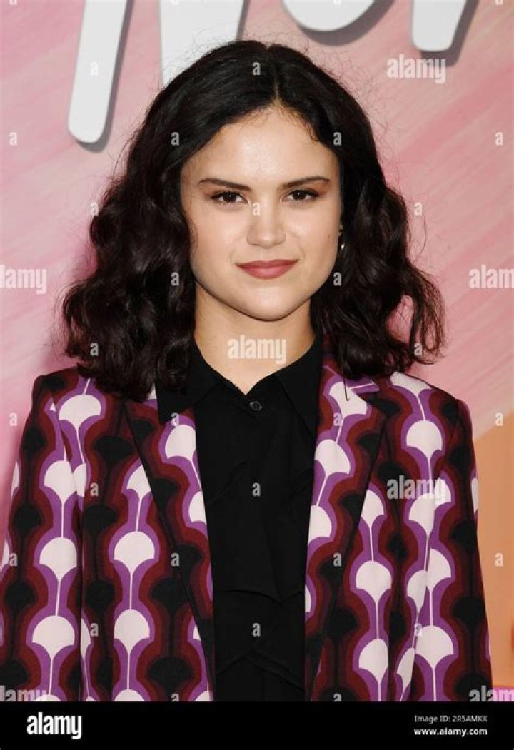 Victoria Moroles' Parents: She Has a Close Relationship with Her Mother & Her Father Is Unknown